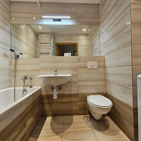 3-pok Klimasa 37a Komfort Balkon Garaz 아파트